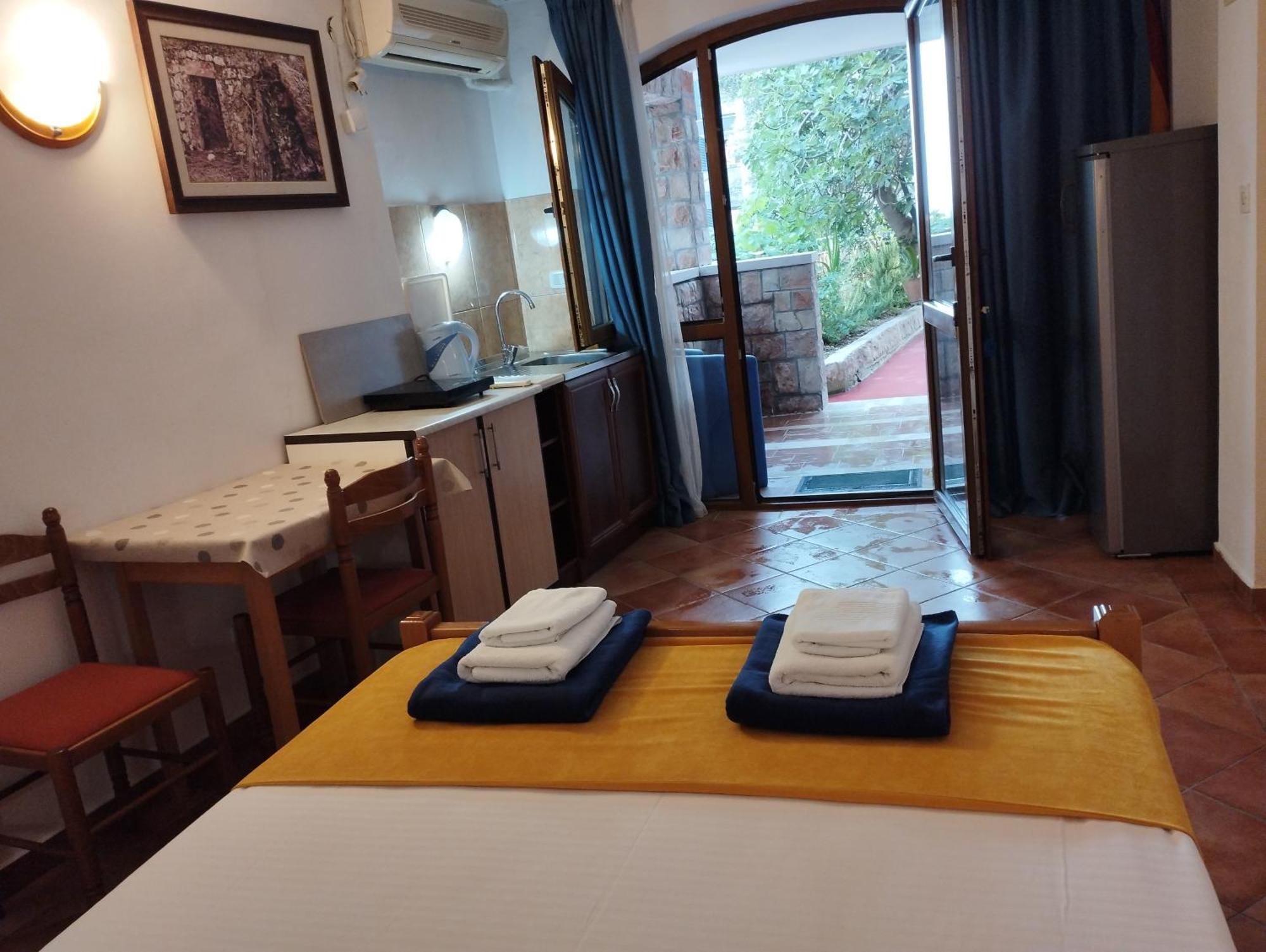 Zoro Apartments Ilha Sveti Stefan Quarto foto